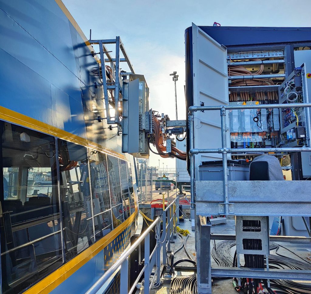 La carga de baterías a escala megavatio (MCS) llega al sector marítimo